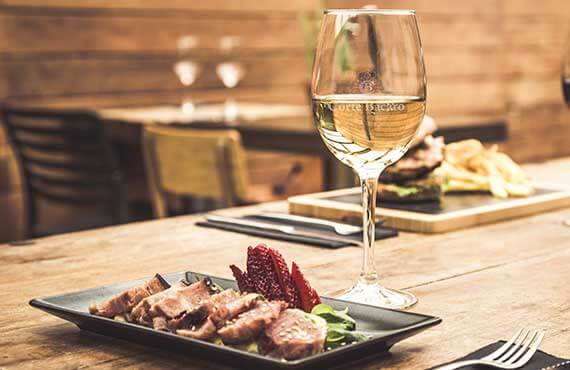 VINO BIANCO PER CARNE