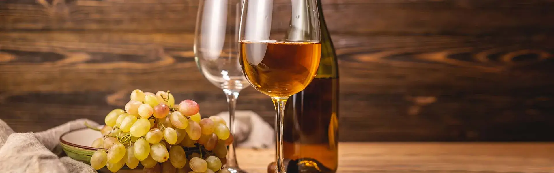 vini arancioni in bottiglia