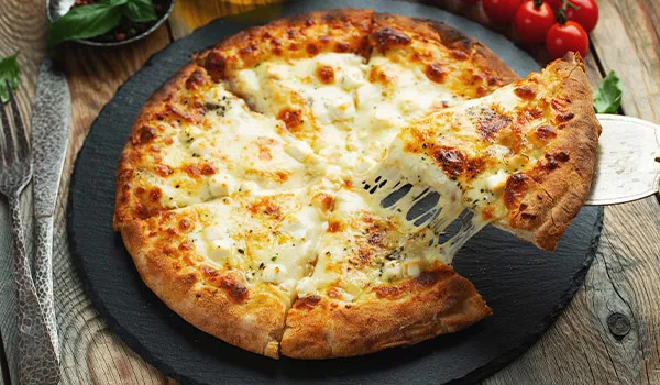pizza formaggi con vino pizza formaggi con vino