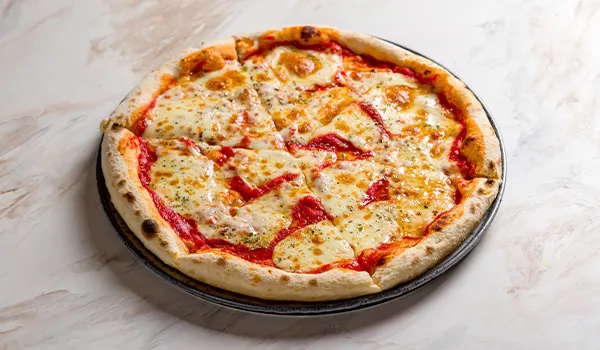 pizza margherita con vino pizza margherita con vino